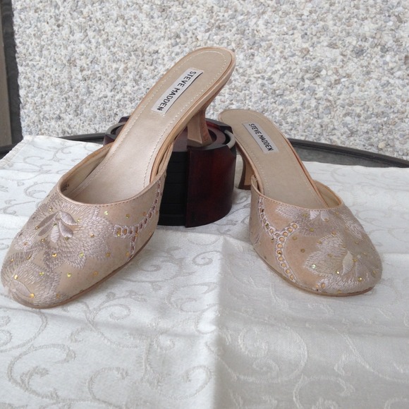 Steve Madden slip on mini heels