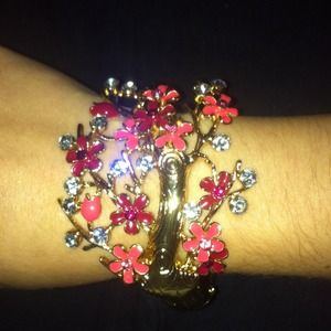 NWOT Swarovski element bracelet