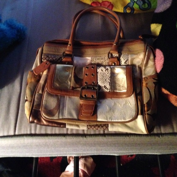 Hold!!!!!!Never used coach bag TRADED!!