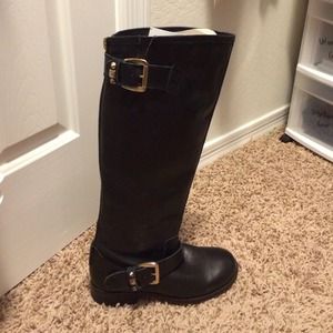Black Steve Madden Barton boots!