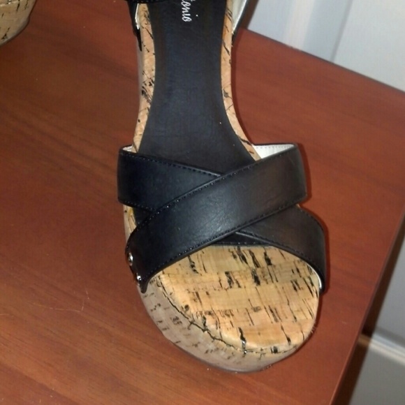 Heels - Picture 4 of 4