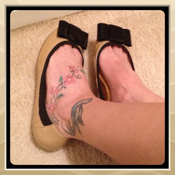 🚫SOLD🚫kate spade flats. Price Firm. - Picture 2 of 4