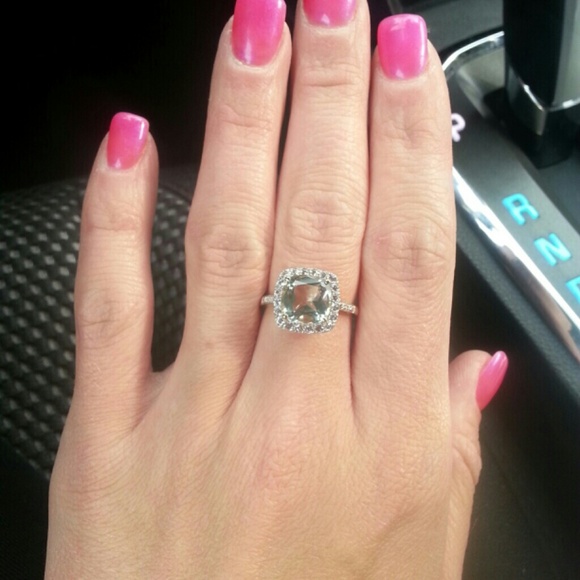 ***sold***Gorgeous peridot ring