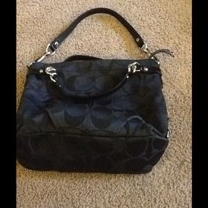 🔴SOLD🔴Authentic Coach Signature Bag