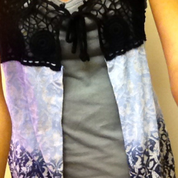 Cami with overlay lace open front top - Picture 2 of 4