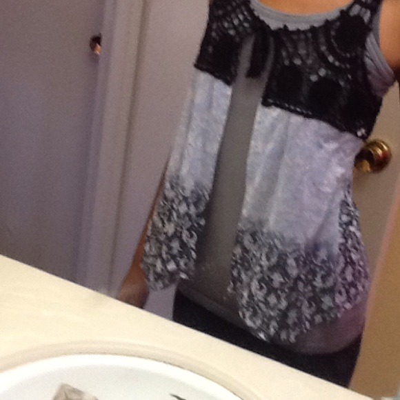 Cami with overlay lace open front top - Picture 3 of 4