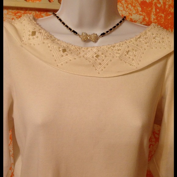 ♥BUNDLE Sold*♥***Clearance Pearl sweater