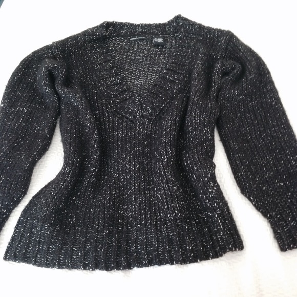 💥 Victoria's Secrect Moda V- neck Sweater - Picture 1 of 4