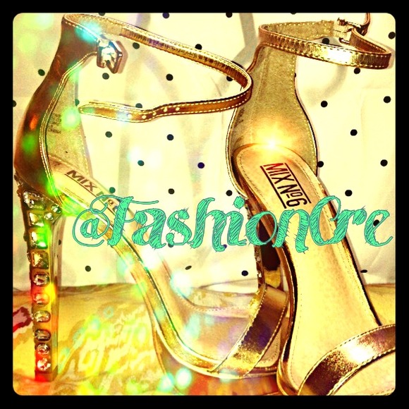 Mix No 6 Gold jeweled heel Sandals ! - Picture 1 of 5