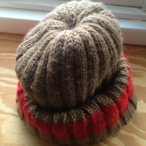 🔴SOLD🔴 Knit winter hat - Picture 3 of 4