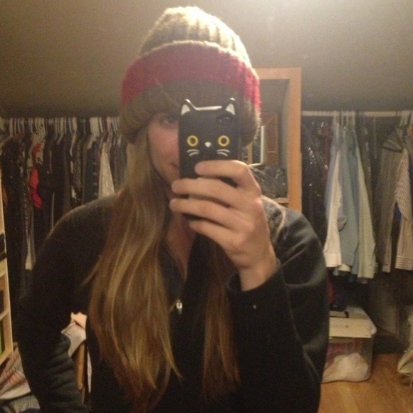 🔴SOLD🔴 Knit winter hat - Picture 4 of 4