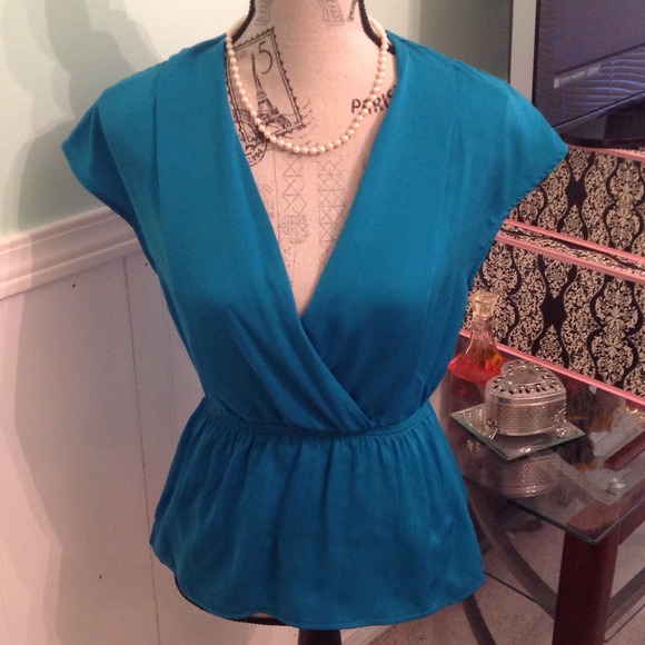 Tops - NWOT. Dressy teal top and earrings bundle