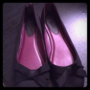 Adorable black flats