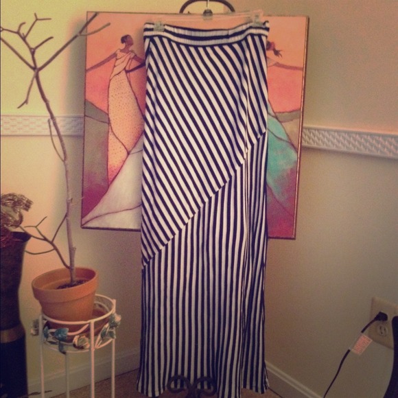 sOLD. Maxi skirt