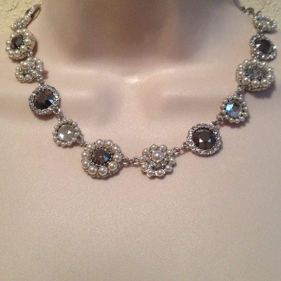 Sparkly statement necklace - perfect condition