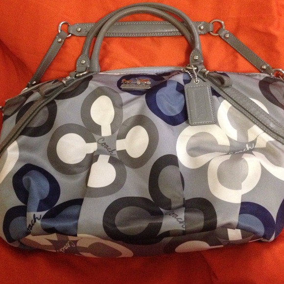 COACH PURSE. Madison clover print Sophia satchel.