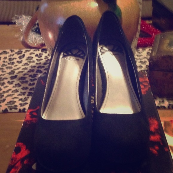 Fergalicious byFergie 6 1/2 black