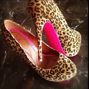 ON HOLD Cheetah heels