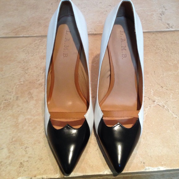 L.A.M.B.  Janaye Heel - Picture 2 of 4