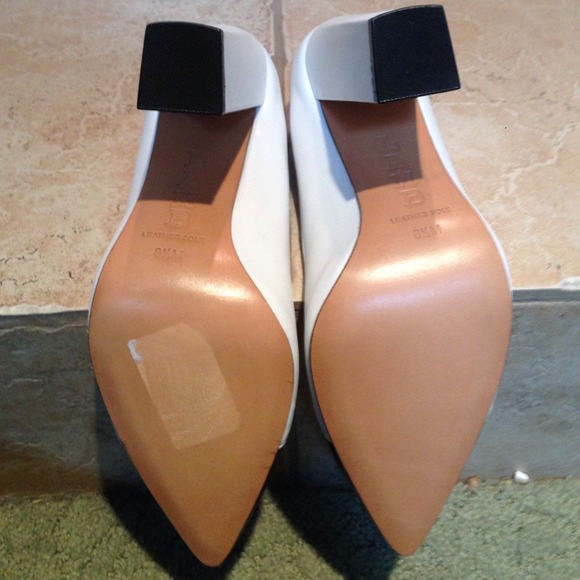 L.A.M.B.  Janaye Heel - Picture 4 of 4