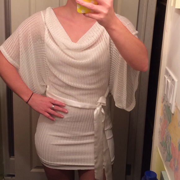 ⭐️⭐️HOST PICK ⭐️⭐️White two piece dress