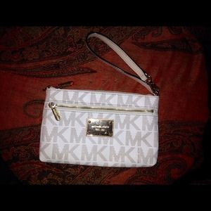 Michael Kors (MK) Designer Wristlet