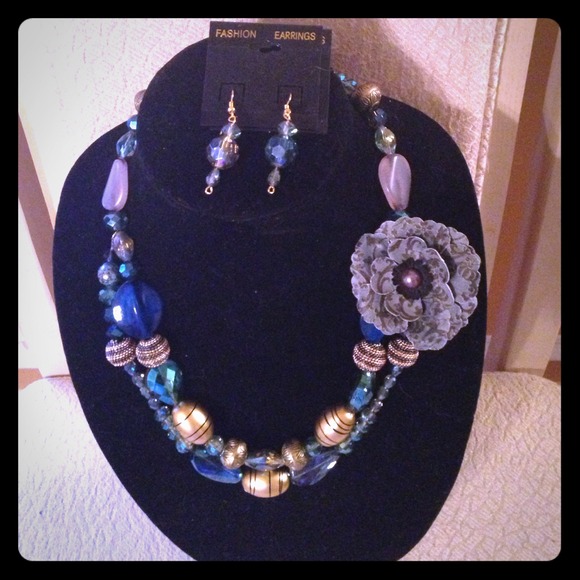 Bluebird Vintaged Necklace