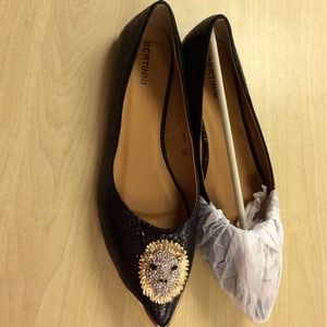 ❌SOLD❌BNIB black flat shoes with lion design