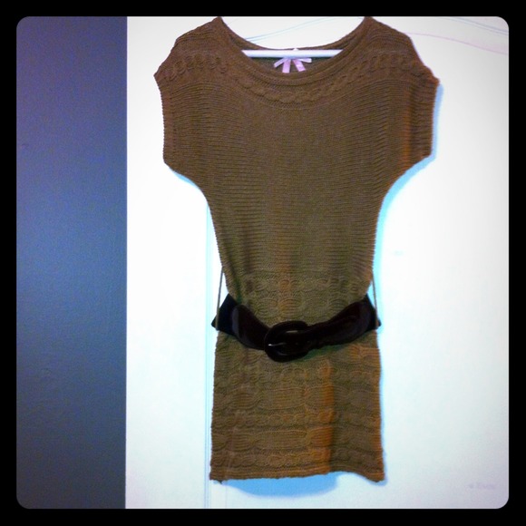 Sweater with belt - Picture 1 of 1