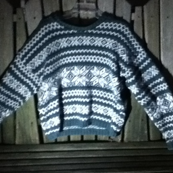 Bulky green and white winter sweater