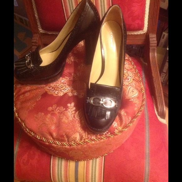 Just REDUCED!!!auth COACH 7.5 like new!!!