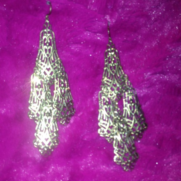 Beautiful chandelier earrings