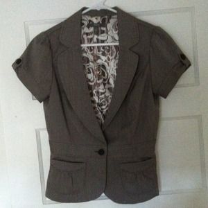 Short Sleeve Lined Jacket