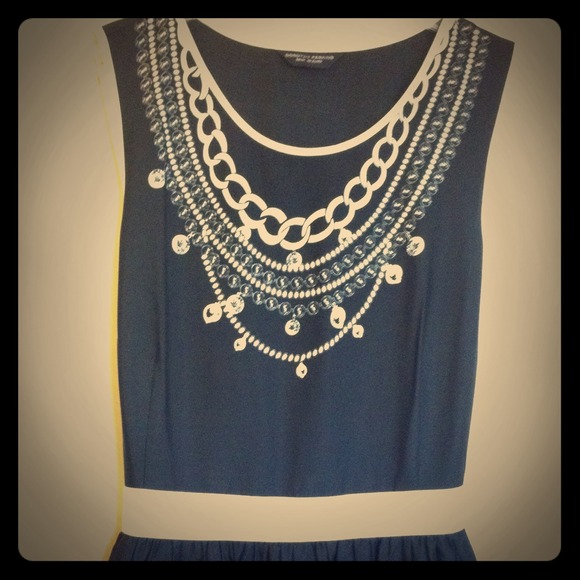 SOLD IN BUNDLE Dorothy Perkins necklace dress