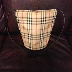 Authentic Burberry Bucket Bah