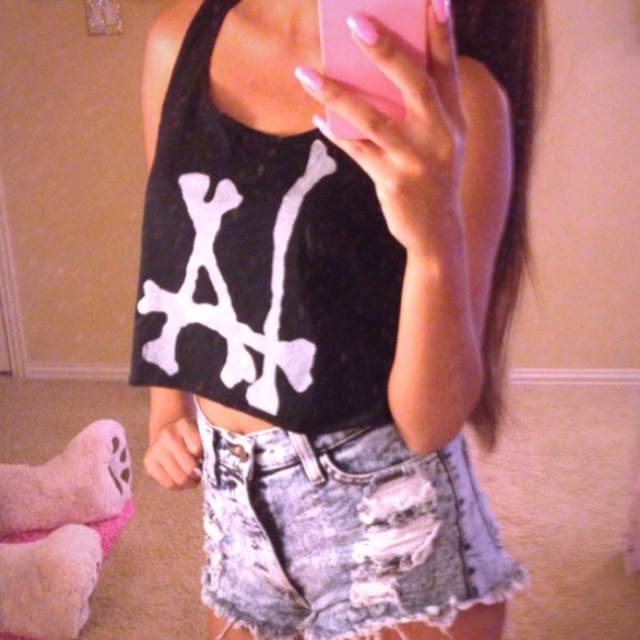 ❌❌SOLD❌❌Brandy Melville LA bones tank