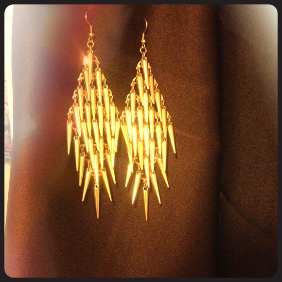Gold faux dangling earrings
