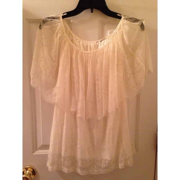 Lace short sleeved top