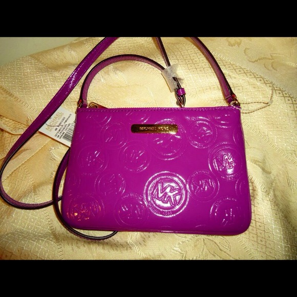 🎁GIFTED🎁 Michael Kors Embossed Crossbody