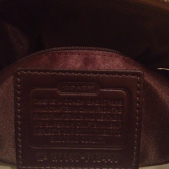 ❌Gave as Christmas present❌Coach authentic handbag - Picture 2 of 5