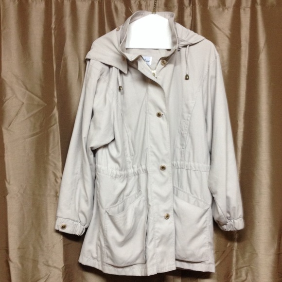 Rain coat - Picture 1 of 1