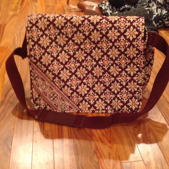 Vera Bradley messenger bag