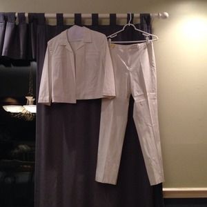woman's white dressy pantsuit