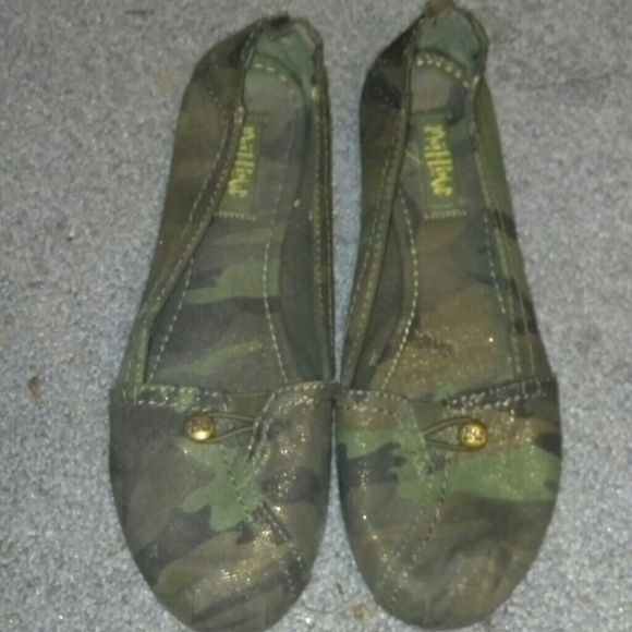 Camo flats and nike
