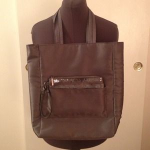 Grey tote with sequin wristlet