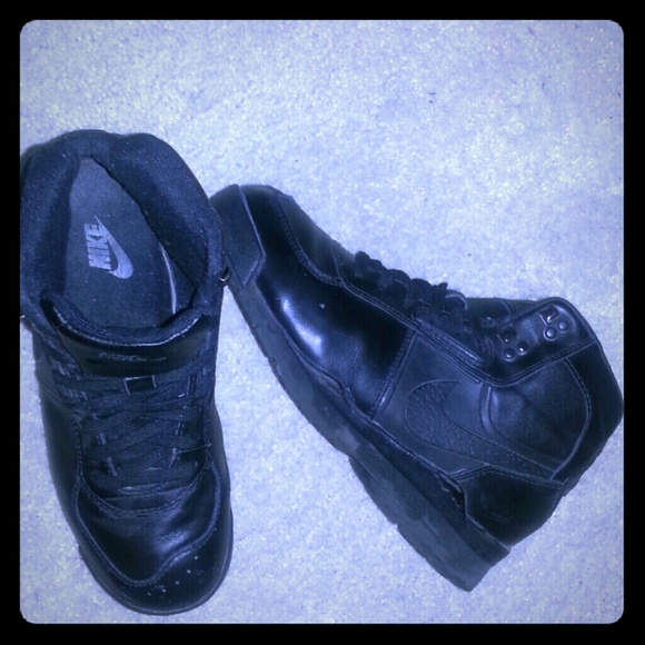 Black Nike sneaker boots