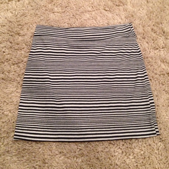 Black and White Striped Bodycon Skirt - Picture 1 of 2