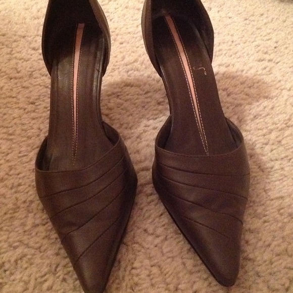 Brown Pointed Toe Heels - Picture 2 of 5