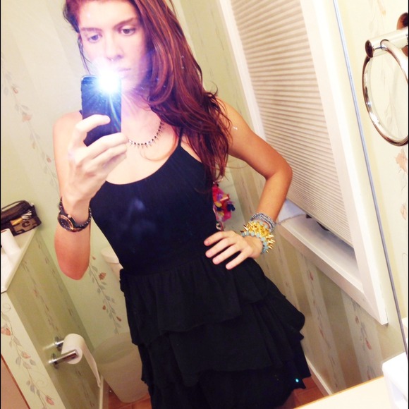 ROXY little black ruffle dress ❤️💜💗