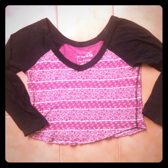 FREE PEOPLE black and pink floral crop top 💗